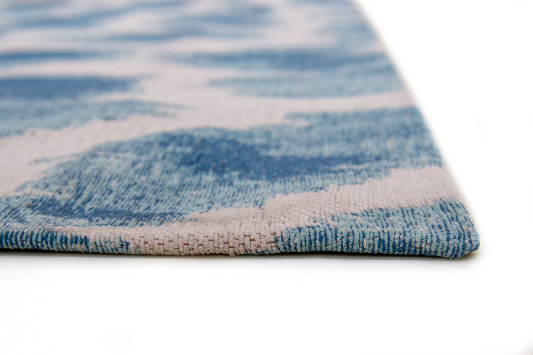 TAPIS - COLLECTION IKAT FEATHER - DESIGN SUMMER BLUE