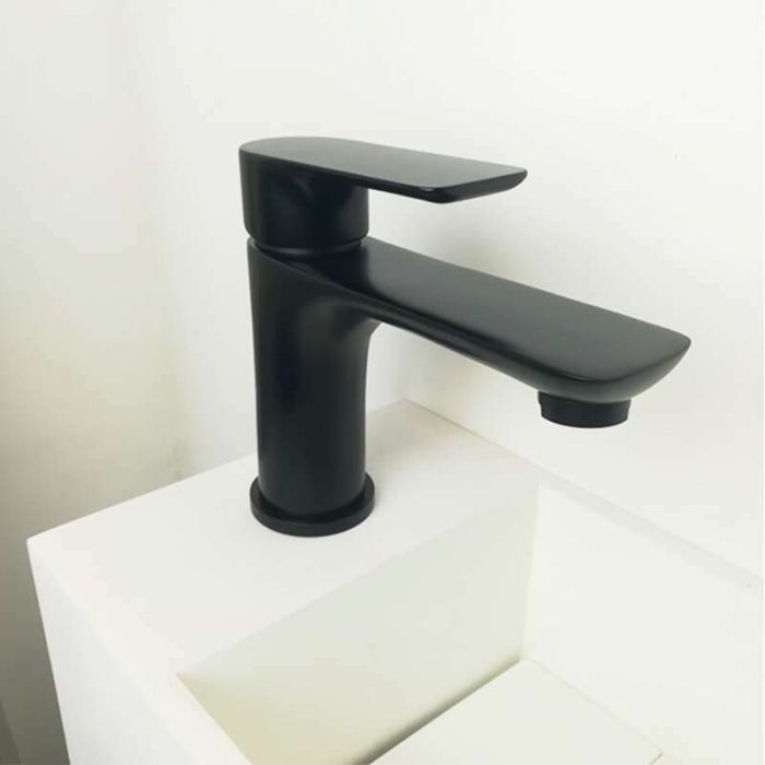 Coleção Palici - Misturador baixo em latão preto fosco - LOWY
