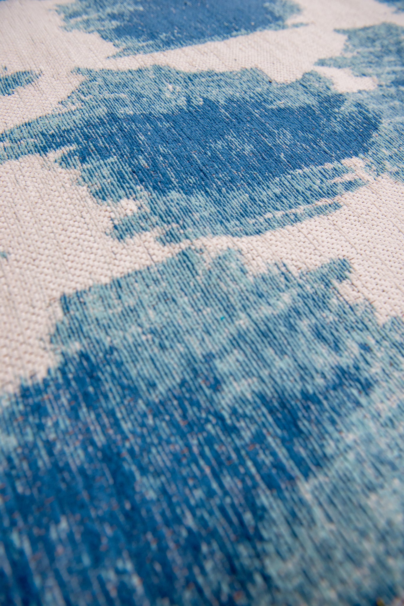 TAPIS - COLLECTION IKAT FEATHER - DESIGN SUMMER BLUE